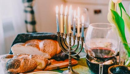 恒大客场奏凯，连胜脚步不停，常规赛榜首悬念迭起