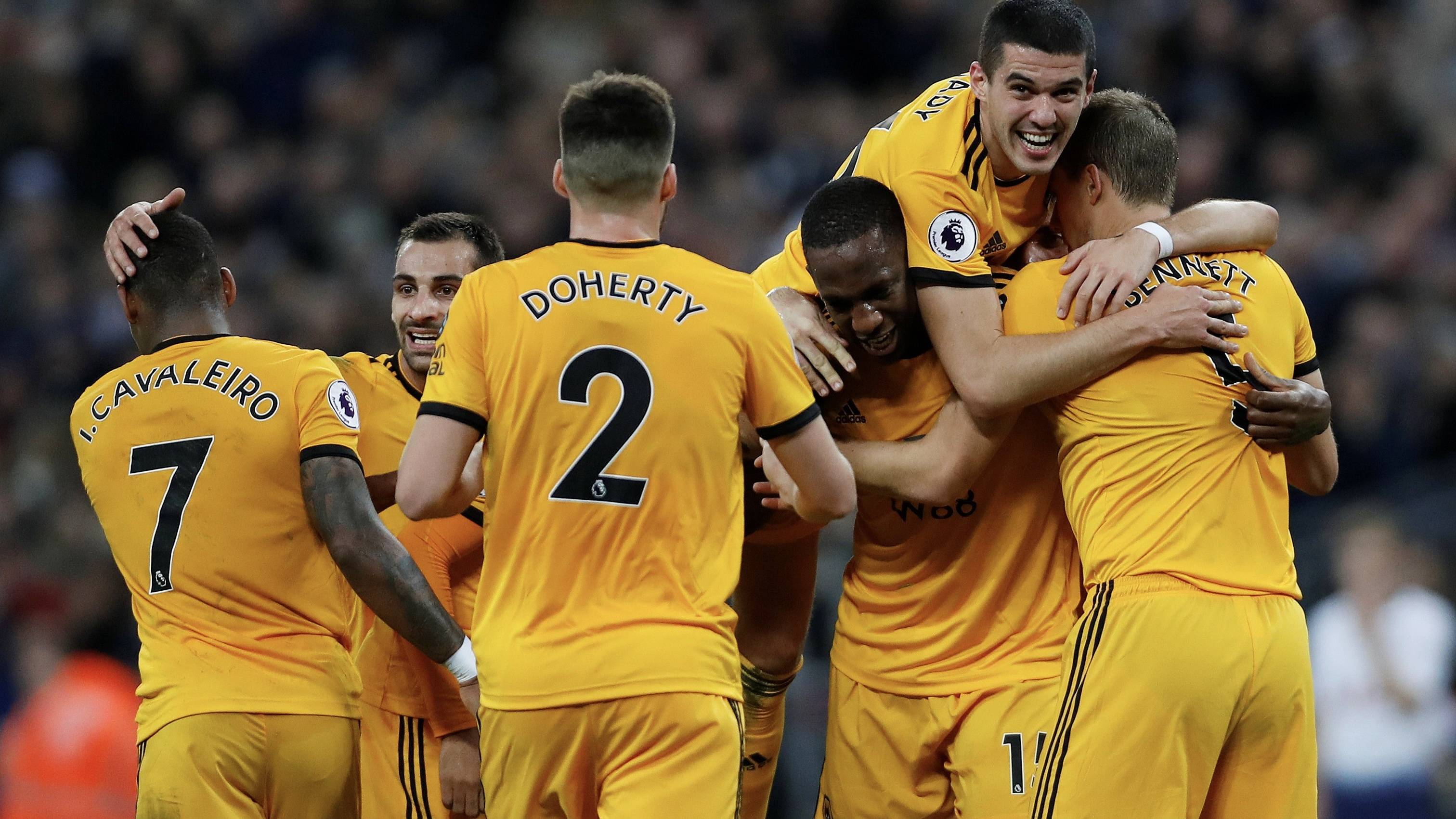 包含国际足球联赛强对强，精彩可期的词条