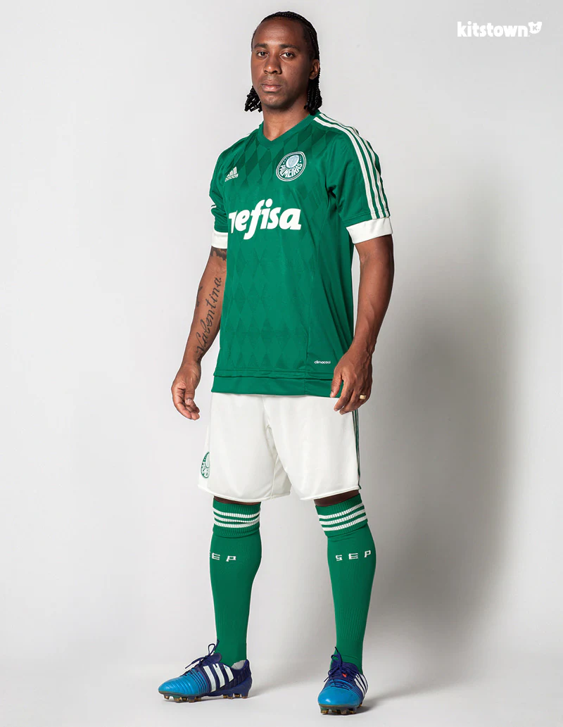 帕尔梅拉斯防线稳固,力拼河床全力拿分 帕尔梅拉斯防线稳固,力拼河床全力拿分