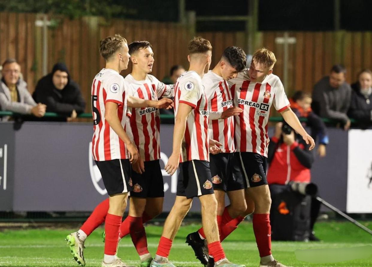 关于利兹联士气高涨,主场取胜稳固联赛地位的信息 关于利兹联士气高涨,主场取胜稳固联赛地位的信息