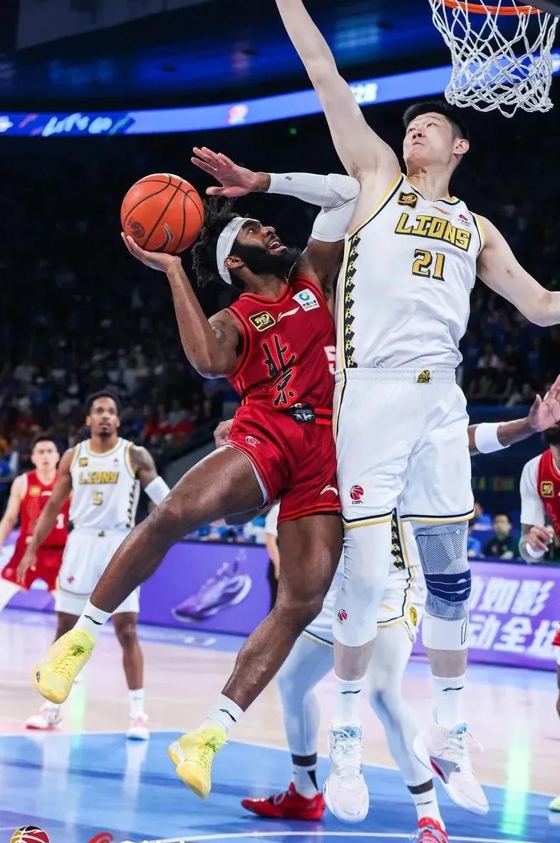 浙江男篮客场拿下胜利,战胜四川队取得一胜 浙江男篮客场拿下胜利,战胜四川队取得一胜