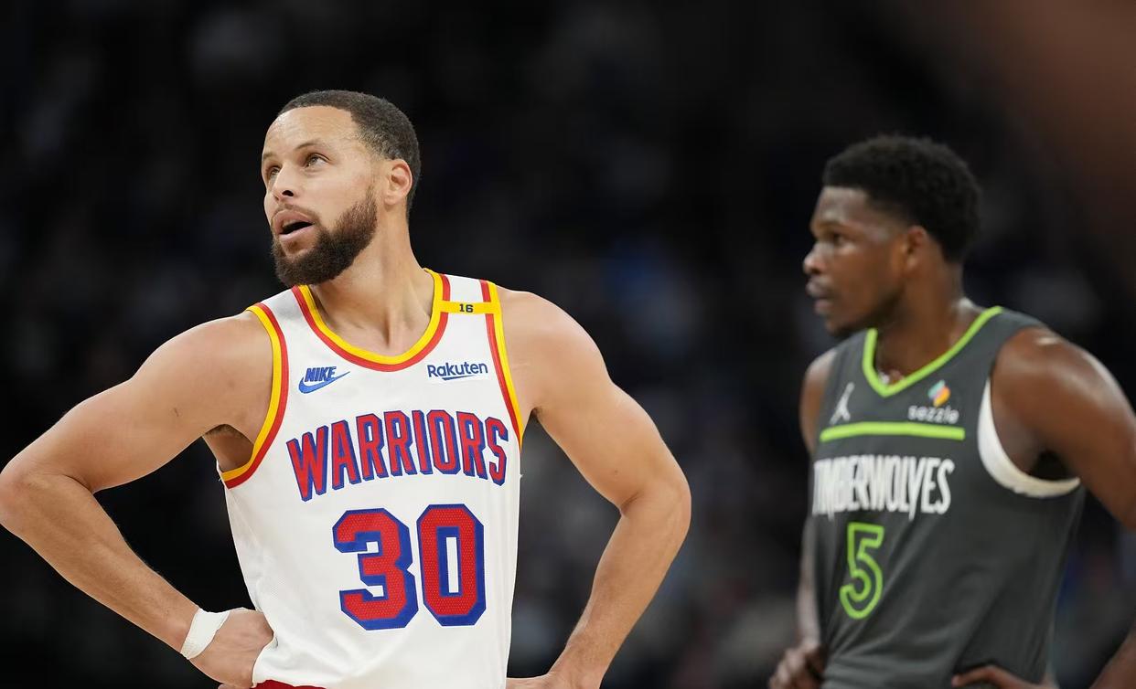 关于太阳赢下季后赛热门开拓者,逆袭登顶西部的信息 关于太阳赢下季后赛热门开拓者,逆袭登顶西部的信息