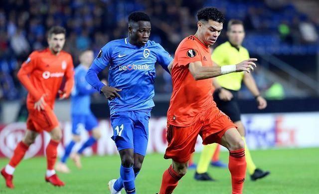 比赛中的惊心动魄让球迷大呼过瘾 比赛中的惊心动魄让球迷大呼过瘾