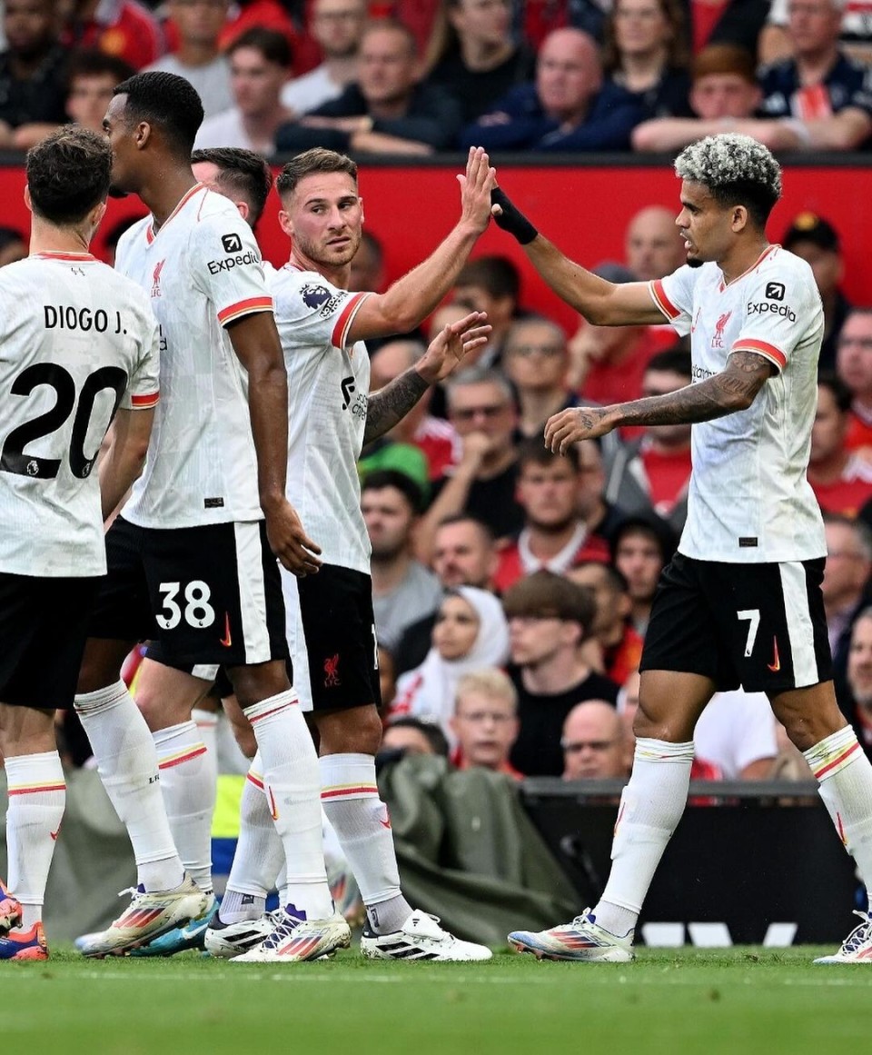 包含利物浦前锋梅开二度,帮助球队取得重要胜利的词条 包含利物浦前锋梅开二度,帮助球队取得重要胜利的词条