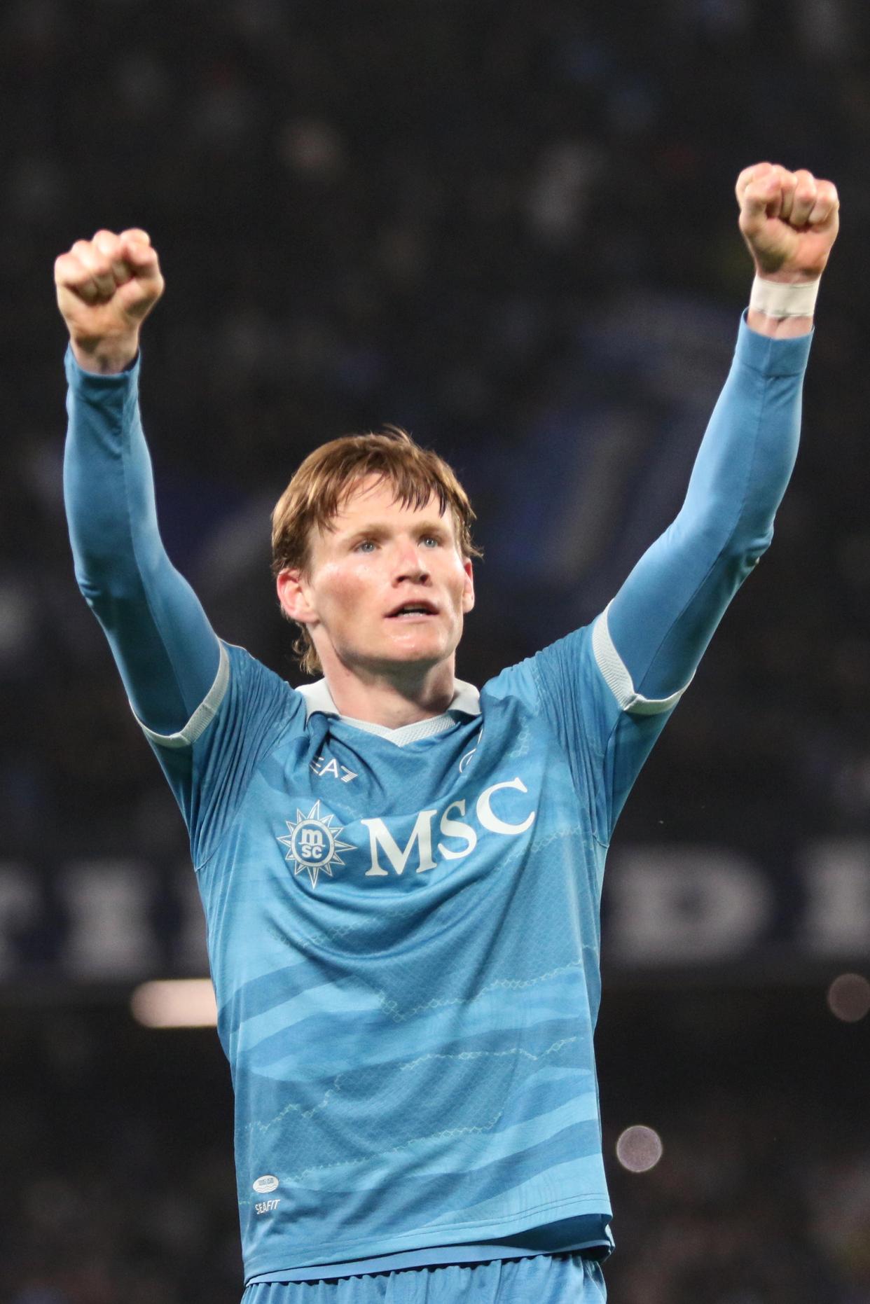 那不勒斯球员意外受伤,给球队带来困扰 那不勒斯球员意外受伤,给球队带来困扰