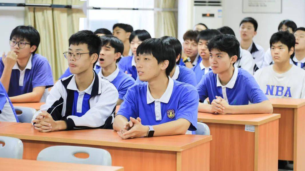 NBA球员主持讲座,分享成功经验激励青少年的简单介绍 NBA球员主持讲座,分享成功经验激励青少年的简单介绍