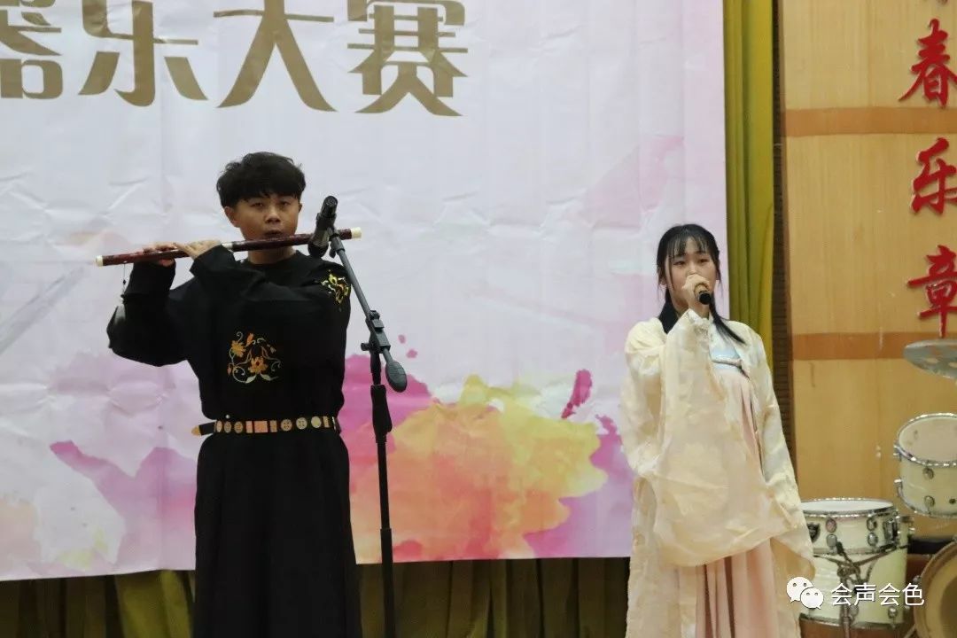 比赛中出现技惊四座一役，全场观众陶醉其中的简单介绍