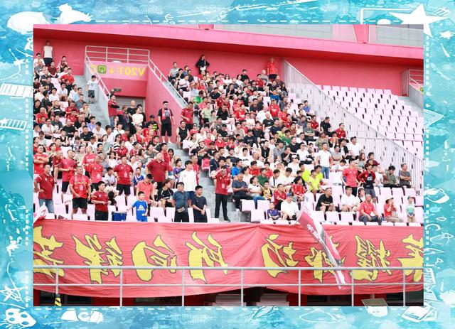 球员个个发挥出色,为球队赢得荣耀 球员个个发挥出色,为球队赢得荣耀