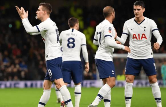 阿斯顿维拉客场惨败,保级形势严峻的简单介绍 阿斯顿维拉客场惨败,保级形势严峻的简单介绍