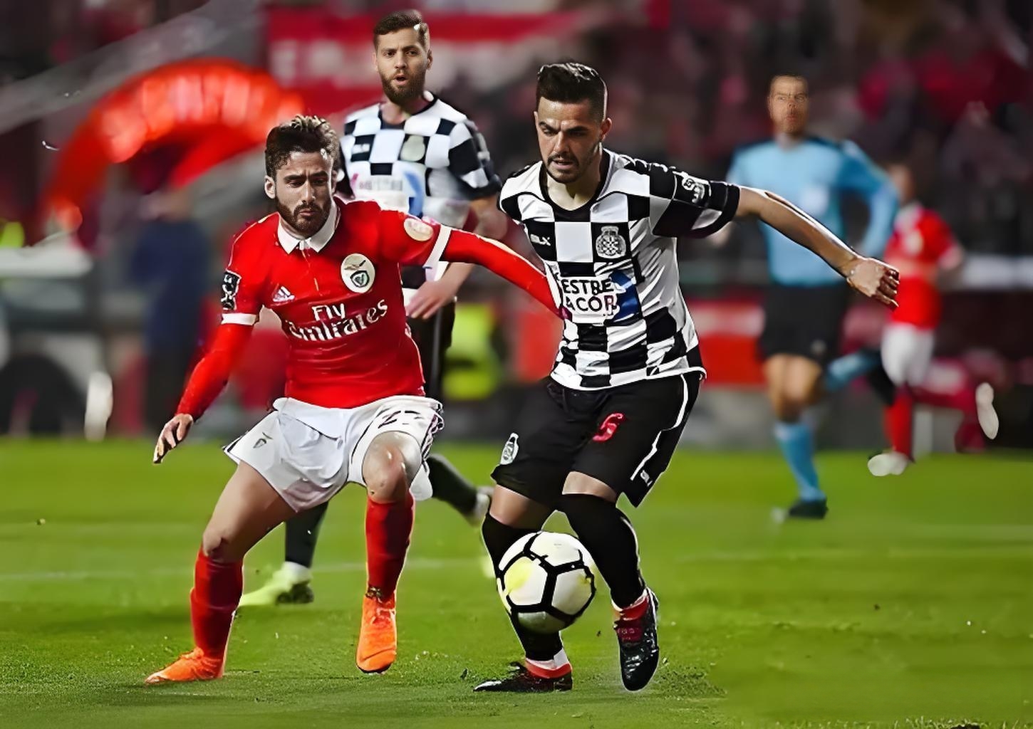 包含佛罗伦萨主场再遭尴尬失利，保级形势岌岌可危的词条