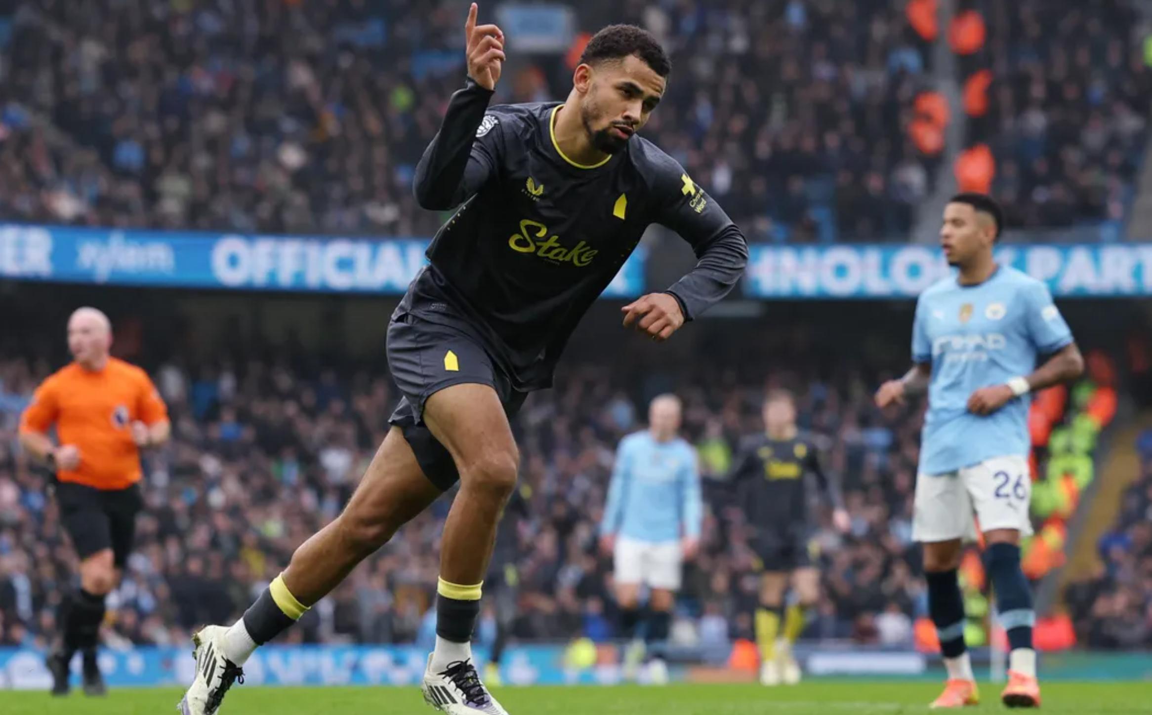 爱游戏体育下载-曼城客场逆袭，出线形势明朗