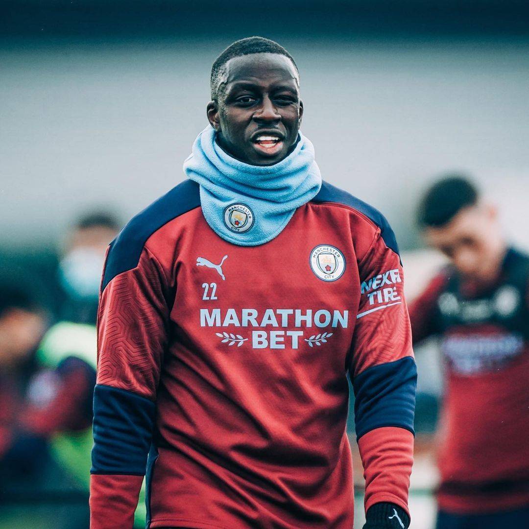 爱游戏官方入口-曼城队伍备战决赛，寻找胜利之路