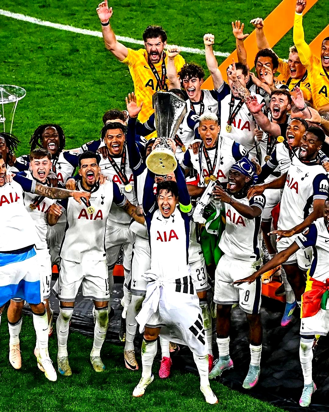 包含皇家马德里再胜利物浦，晋级下一轮的词条