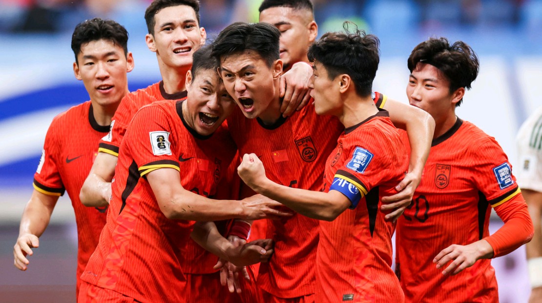 爱游戏官网网页版入口-足球赛事风起云涌，球队全面备战