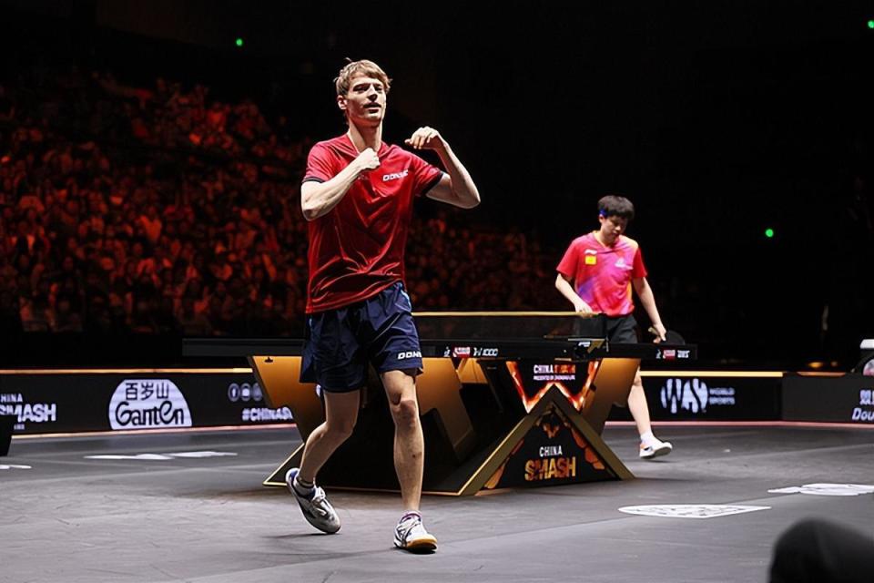 爱游戏体育官网-紧张气氛笼罩全场，胜负难分的简单介绍