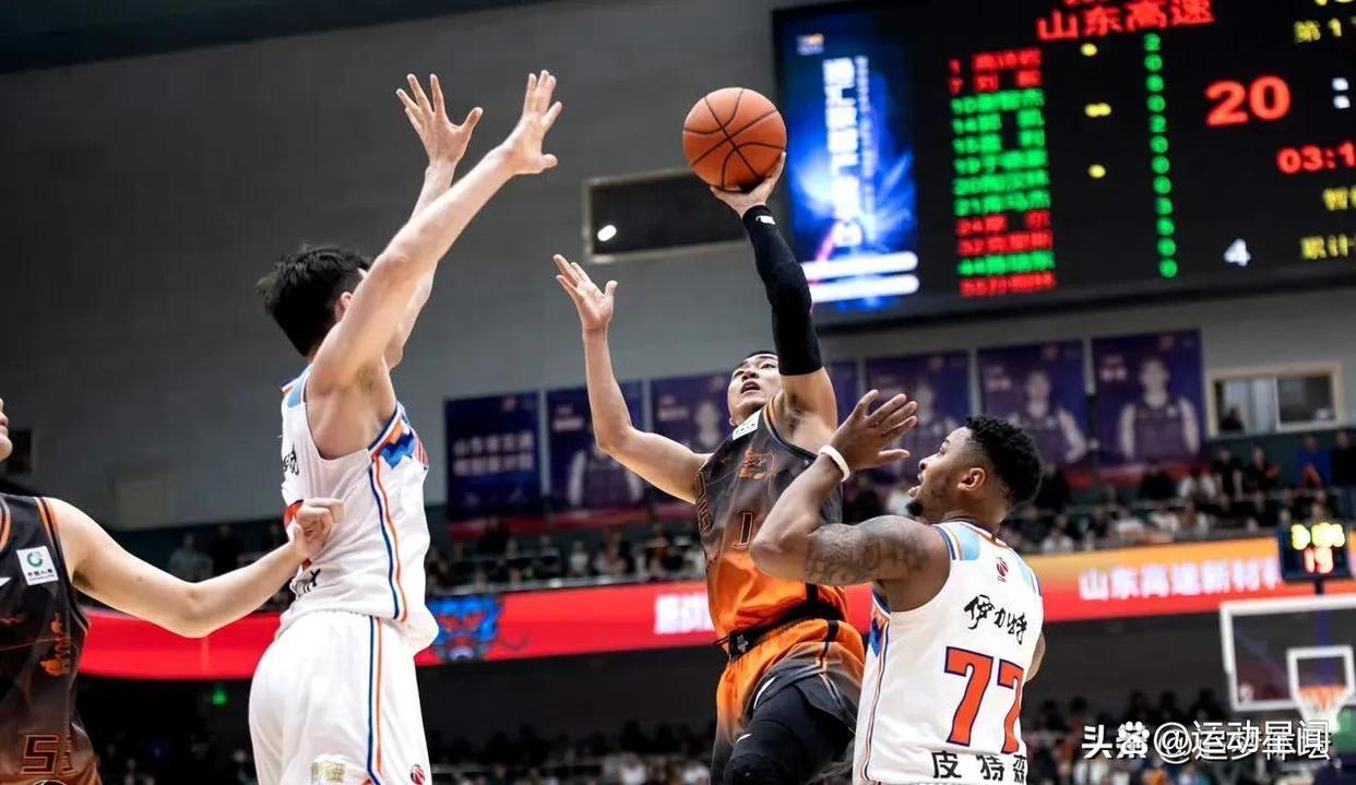 包含实力碾压,球员们展现出色的技术和团队协作的词条 包含实力碾压,球员们展现出色的技术和团队协作的词条