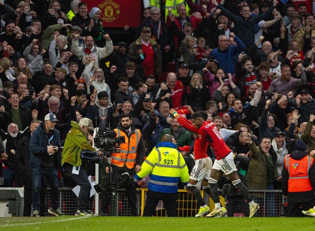 曼联击败对手晋级四强 曼联击败对手晋级四强